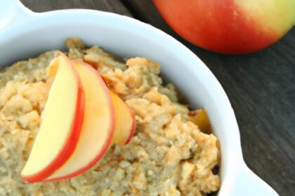 Rustic Apple Crumble with Crunchy Oat Topping Delight
