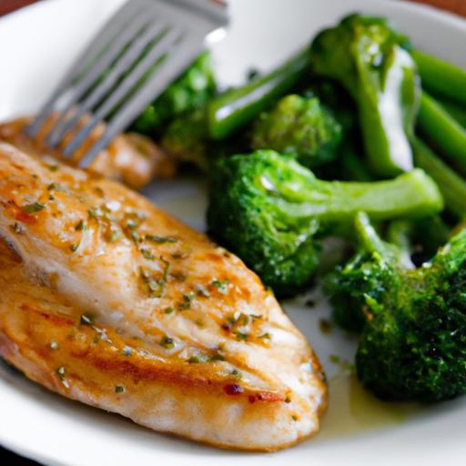 Savor Healthy Flavors: Grilled ⁤Chicken with Steamed⁣ broccoli